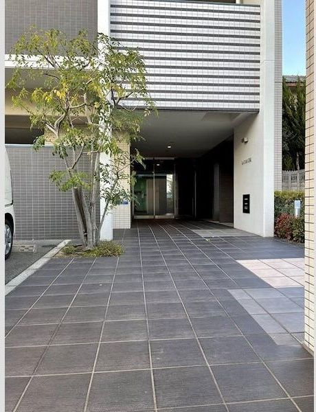 LaCASA江坂(ラカーサ江坂)のエントランス