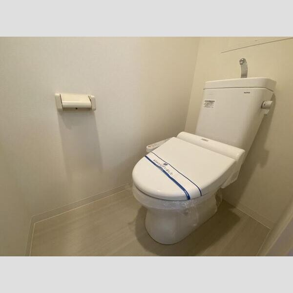 LaCASA江坂(ラカーサ江坂)のトイレ