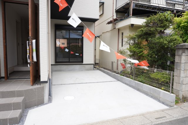 草加市青柳5丁目 新築分譲住宅 全1棟の駐車場