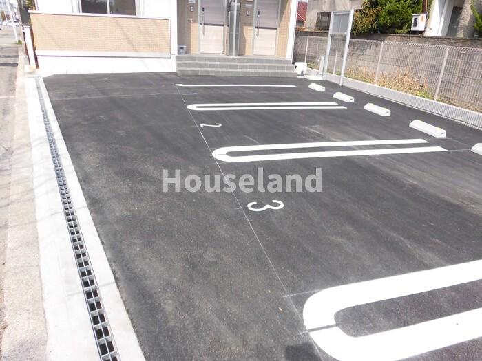 アプリコット荘の駐車場