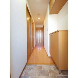 レージュ桔梗平の玄関