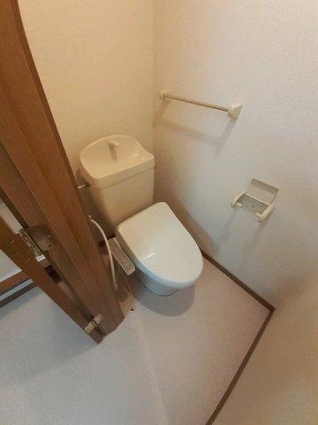 メゾングレース　Ｂのトイレ|ゆったりとした空間のトイレです