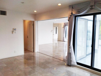 【居間・リビング】 | 芦屋市六麓荘町　中古戸建