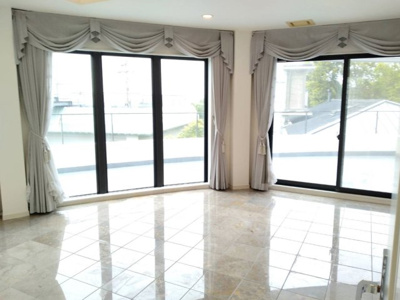 【居間・リビング】 | 芦屋市六麓荘町　中古戸建