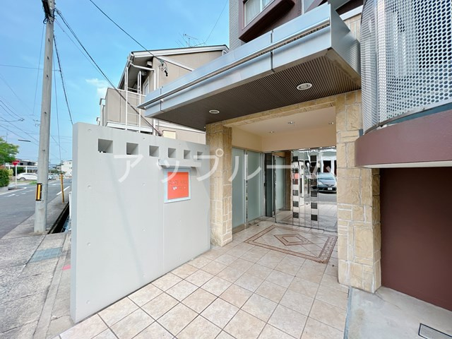 名古屋市守山区森宮町の賃貸マンションのエントランス