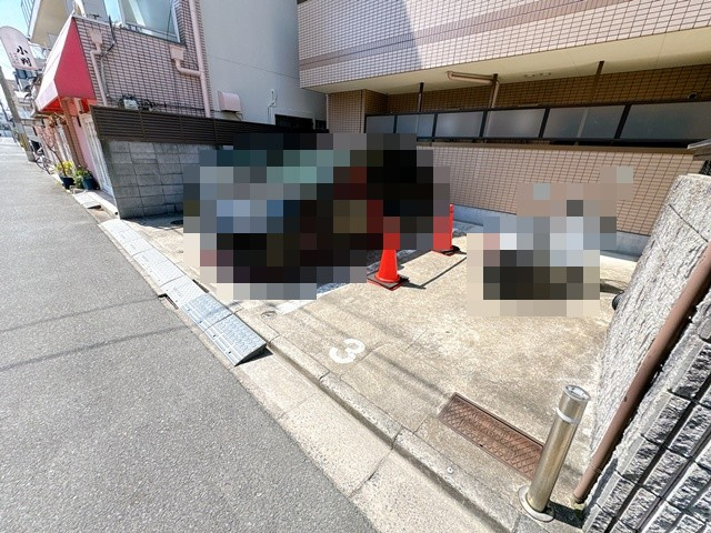 【駐車場】