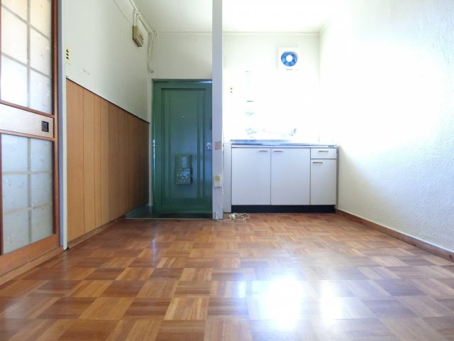 ひとみマンションの居間・リビング