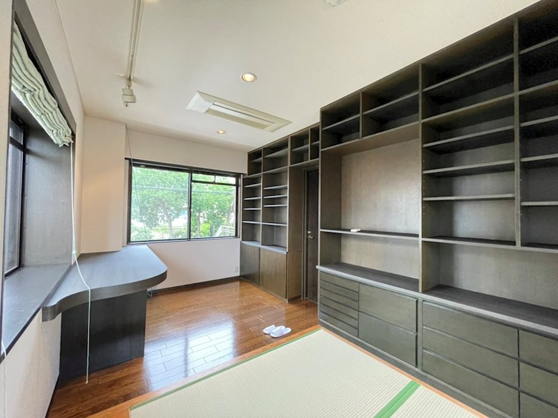 メゾン呉藤のその他|落ち着いた書斎です。