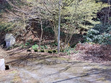 売土地　田方郡函南町平井の前面道路含む現地写真|熱函道路まで車で6分です。三島市街地、函南や伊豆までのアクセス良好です。別荘地内にコンビニ・レストランがあります。