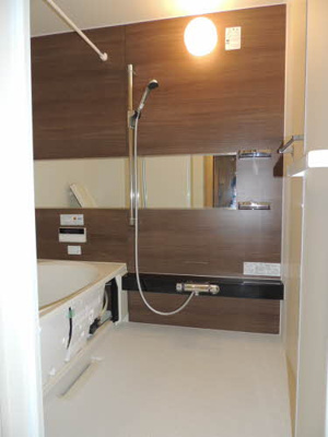 【浴室】 | スタイリッシュメゾン | 落ち着いた空間のお風呂です