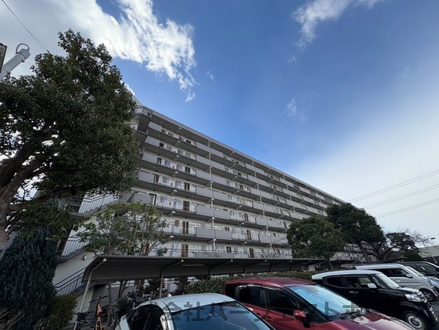 労住まきのハイツ一号棟の外観