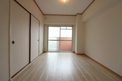 【寝室】 | 森岡ビル | 使い勝手のいい洋室です