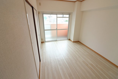 【洋室】 | 森岡ビル | 明るい洋室です