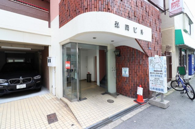 【エントランス】 | 森岡ビル | 落ち着いたエントランスです