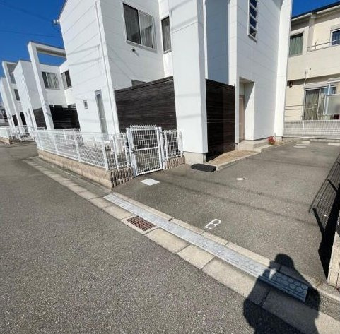 ソレアードの駐車場