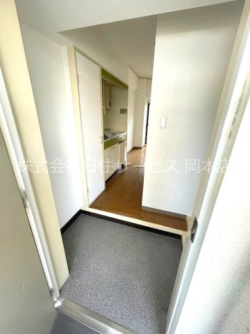 カサベラ岡本の玄関|明るい玄関です