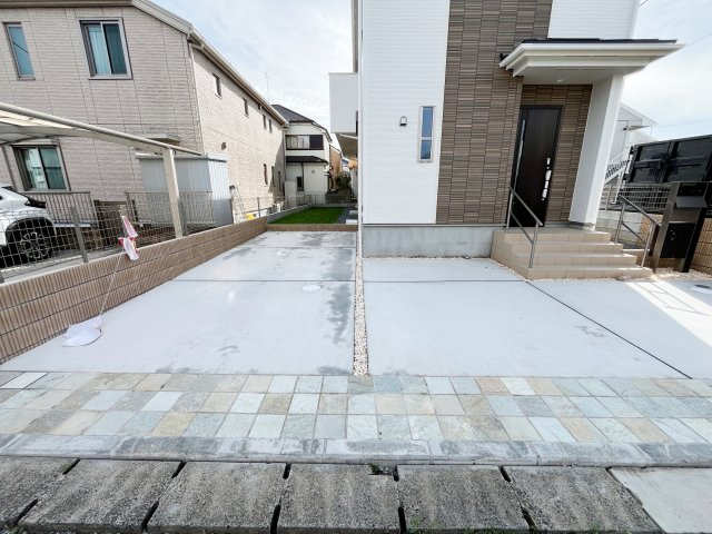 祝　成約済み　八王子市　北野　新築戸建て　５期の駐車場|～仲介手数料無料☆八王子ひなた不動産～　八王子市打越町　新築戸建て