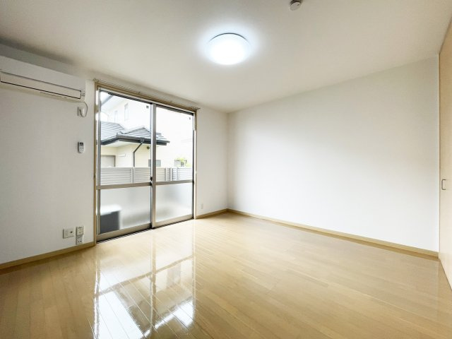 シャーメゾン安宅の居間・リビング