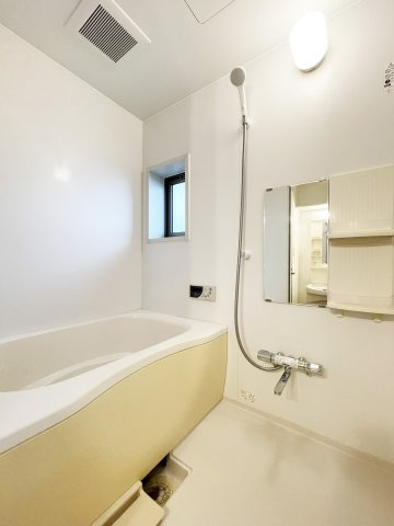 シャーメゾン安宅の浴室