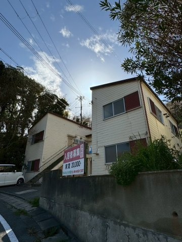 新和歌ハイツの外観