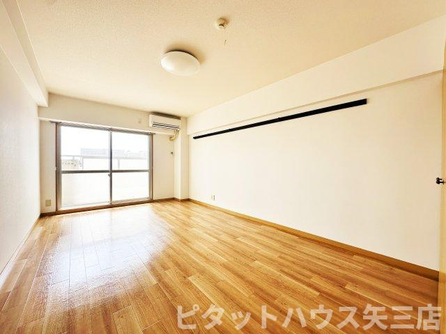 メゾン南昭和の居間・リビング|使いやすい居間です
