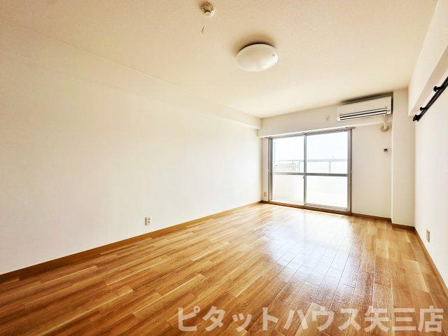 メゾン南昭和の居間・リビング|ゆったりとした居間です