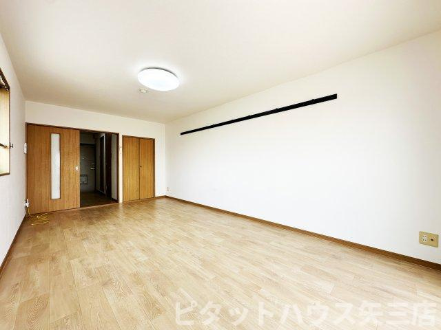レジデンス南昭和の居間・リビング|使いやすい居間です