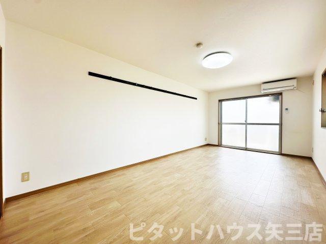 レジデンス南昭和の居間・リビング|居間です