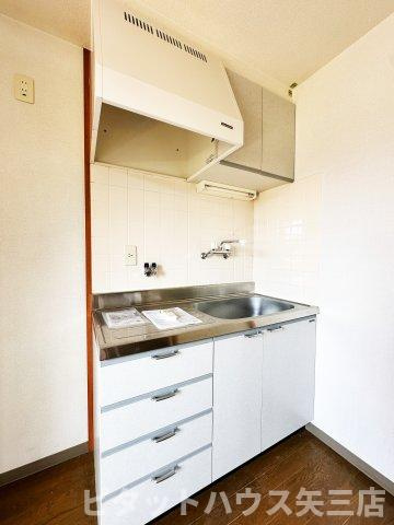 パールメゾンIIのキッチン|コンパクトなキッチンで掃除もラクラク