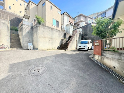 【前面道路含む現地写真】 | ◇◆緑区白山3丁目　中古一戸建て◆◇ | ◆前面道路も幅員があり車の運転も安心！前面道路は閑静な住宅地。車通りの少ない道路です。お子様にも安心です。