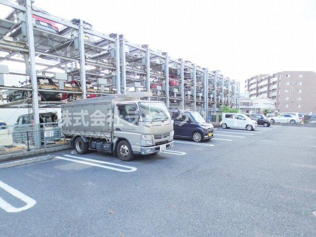 エトワール大和田の駐車場