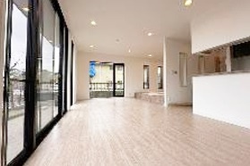 【居間・リビング】 | 西宮市深谷町　中古戸建 | 【施工事例】