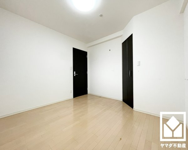 ディークラディア醍醐駅前の洋室