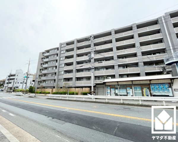 ディークラディア醍醐駅前の外観