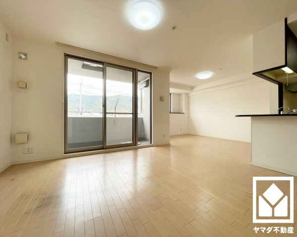 ディークラディア醍醐駅前の居間・リビング