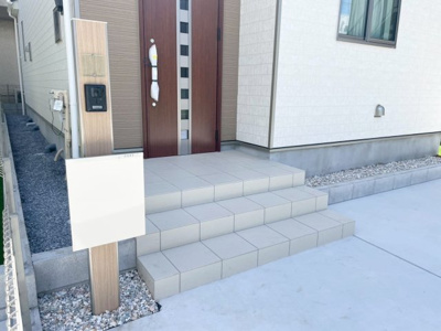 【エントランス】 | 印西市木下B号棟 | 即日のご見学も可能です。お気軽に0476-37-3888までお問合せ下さい。