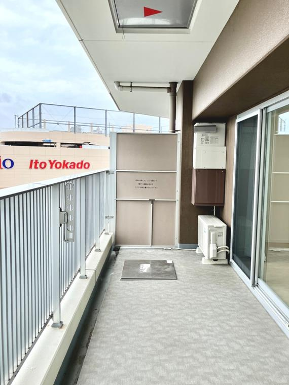 ミッドオアシスタワーズタワー棟のバルコニー