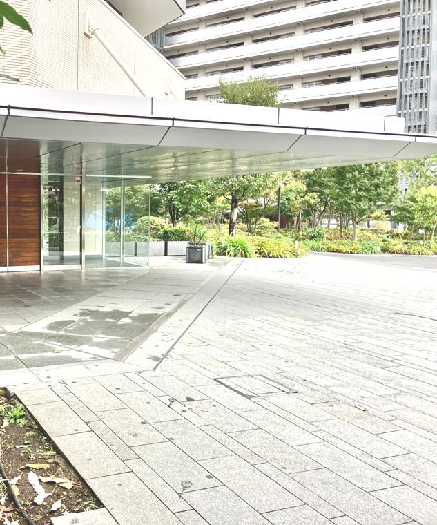 ミッドオアシスタワーズタワー棟のエントランス