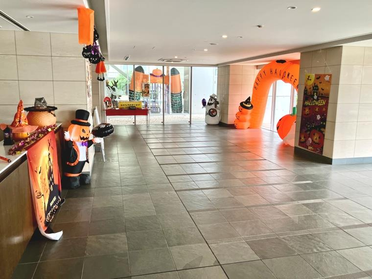 ミッドオアシスタワーズタワー棟のロビー