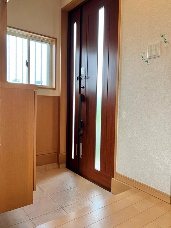 新白岡戸建の玄関