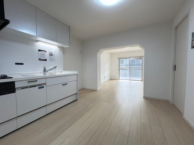 【居間・リビング】 | 大町団地 21 | ダイニングとリビングが自然な感じで分かれているので家具の配置が考えやすいです