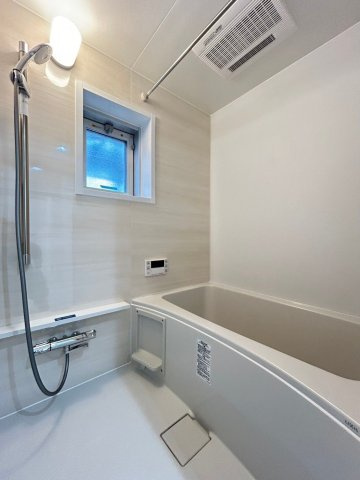 【浴室】 | 大町団地 21 | 窓があるので換気がしやすくカビの発生を抑えられます