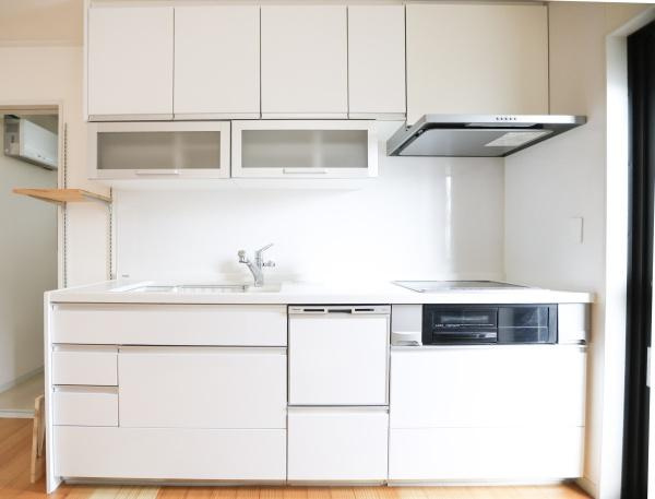 別府南立石　中古のキッチン|吊り戸棚＋下部収納で調理器具や食器をたっぷり収納◎