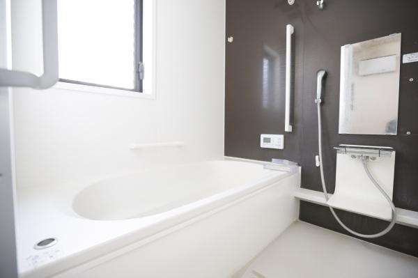 別府南立石　中古のキッチン|三面鏡は収納が多く洗面台周りをすっきり美しく保てます。朝の準備も効率的にできます！