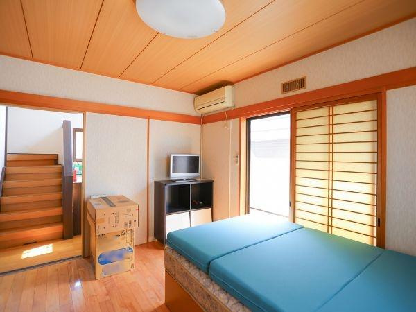 下郡　中古住宅の洋室|6帖の洋室(1階)