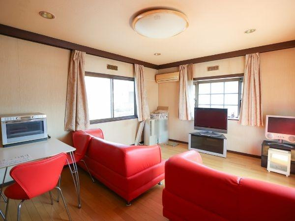 下郡　中古住宅の居間・リビング|約9帖のリビング