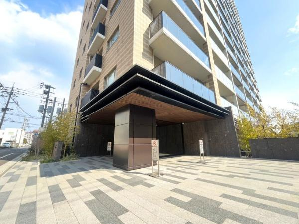 デュオヒルズ大分中島のエントランス|ロビー入り口も広いです