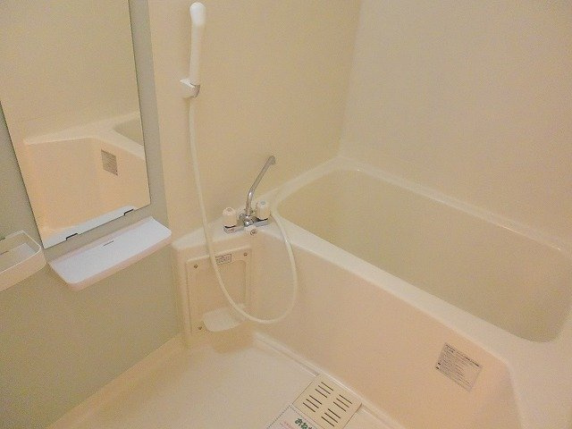 メゾン　ことぶきの浴室|日々の疲れを癒すお風呂付です