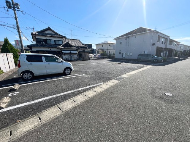 ＮＭＯＮ　Ｂの駐車場