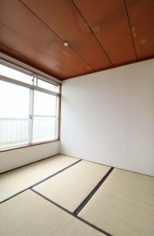 江崎コーポの和室